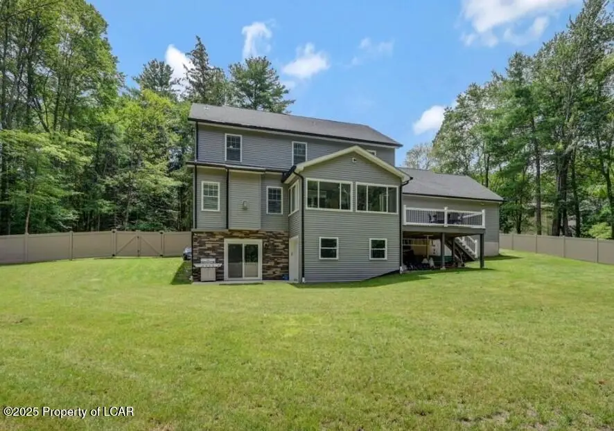 330 Deer Run Drive, Mountain Top, PA 18707 - Image #3