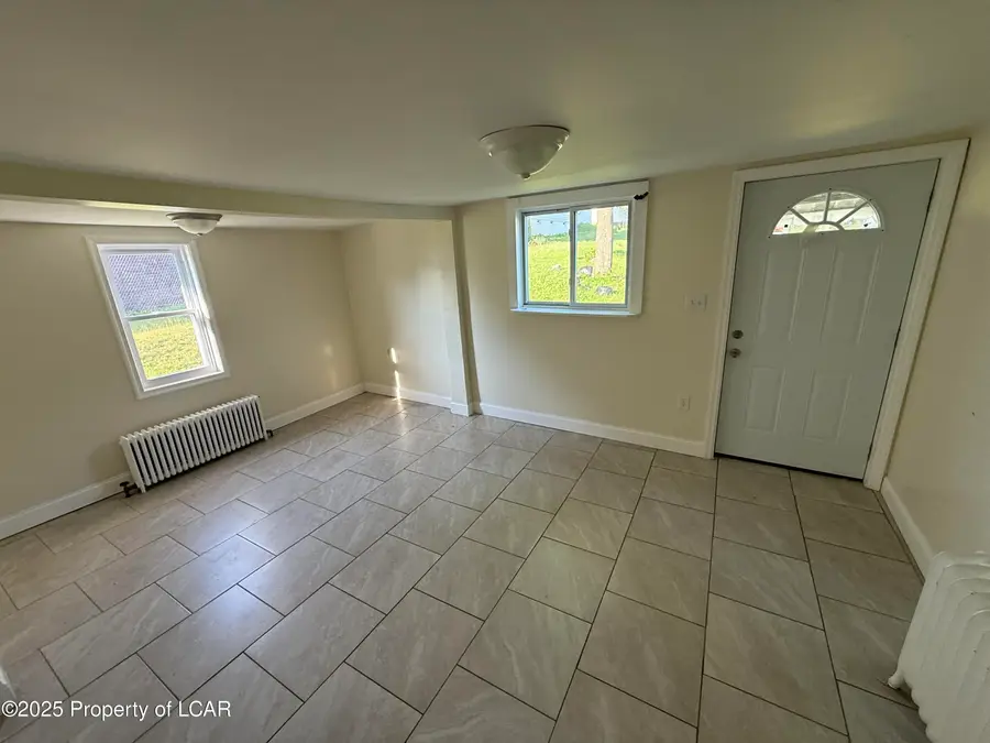 629 Arthur Street, Hazleton, PA 18201 - Image #3