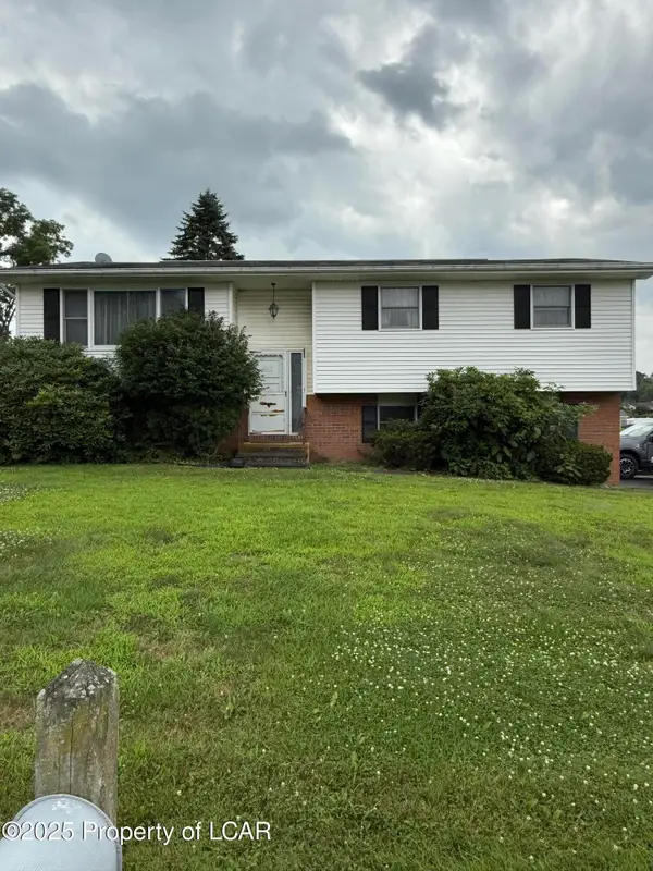 35 Village Green, Dallas, PA 18612