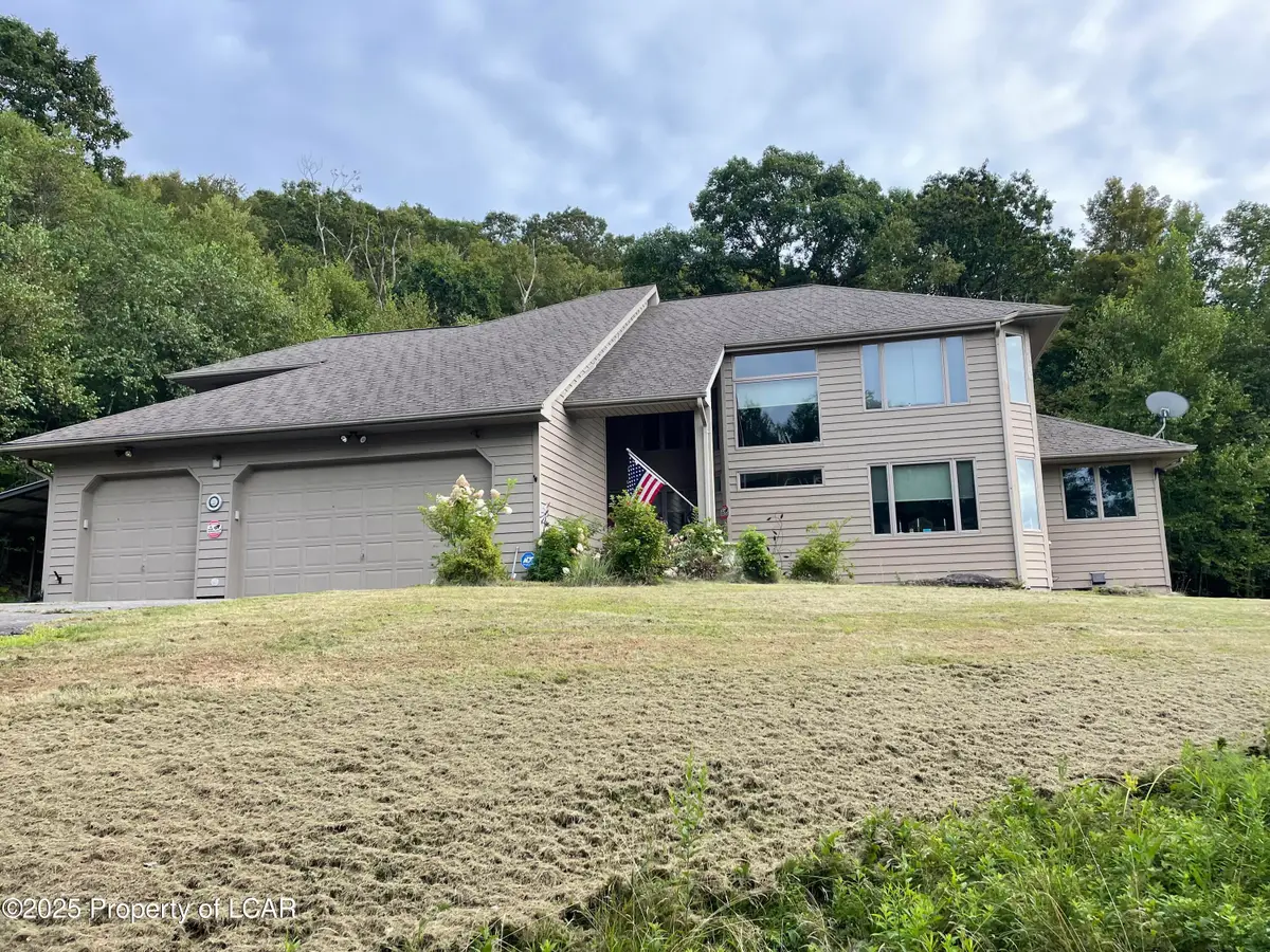 198 Bella Vista Drive, Mountain Top, PA 18707 - Image #1