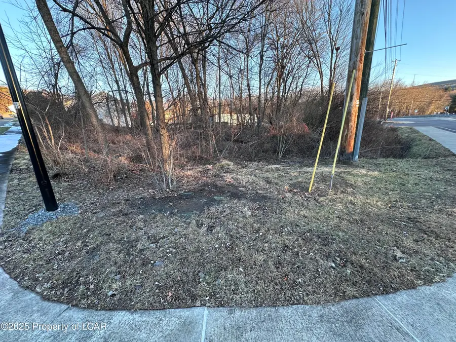 25 Cherry Drive, Nanticoke, PA 18634 - Image #2