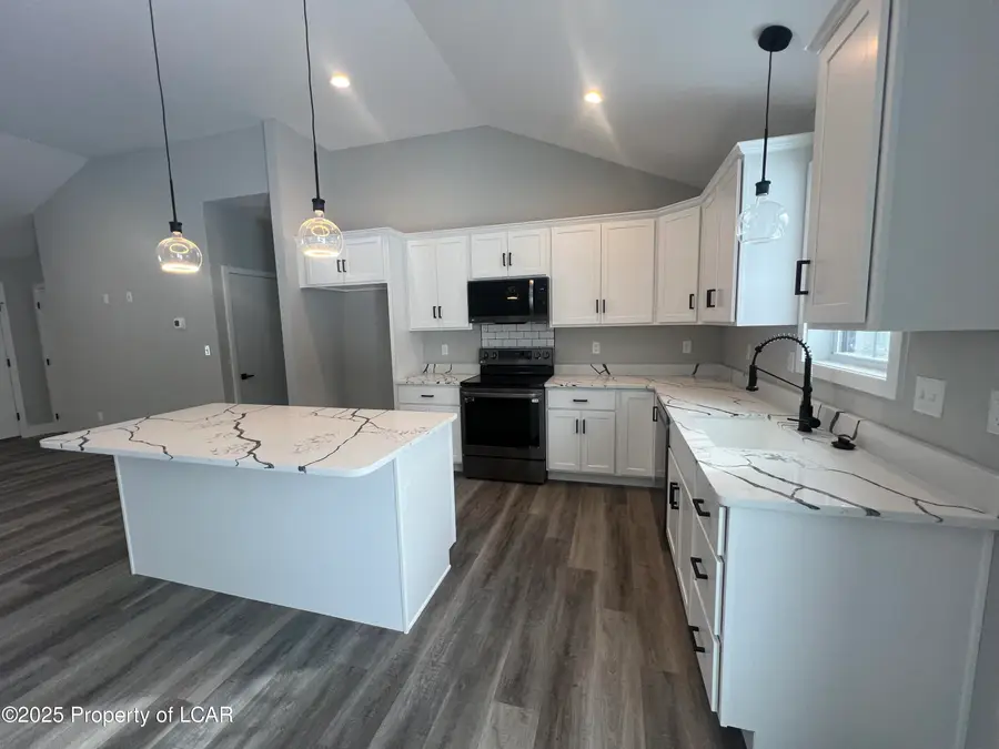 53 Vista Drive, Nanticoke, PA 18634 - Image #2