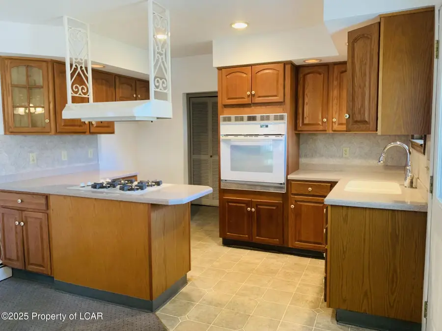 112 Friend Street, Pittston, PA 18640 - Image #2