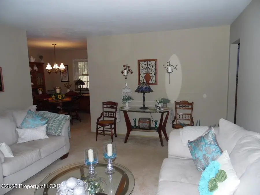 604 Aspen Drive, Mountain Top, PA 18707 - Image #3