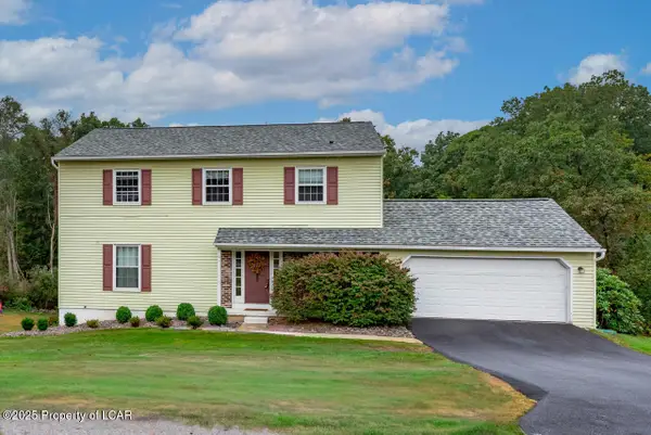 31 Dorchester Drive, Dallas, PA 18612