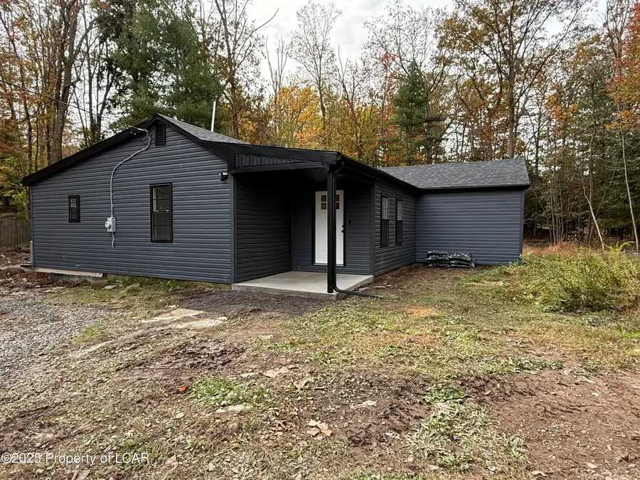 424 N Hunter Highway, Drums, PA 18222 - Image #3