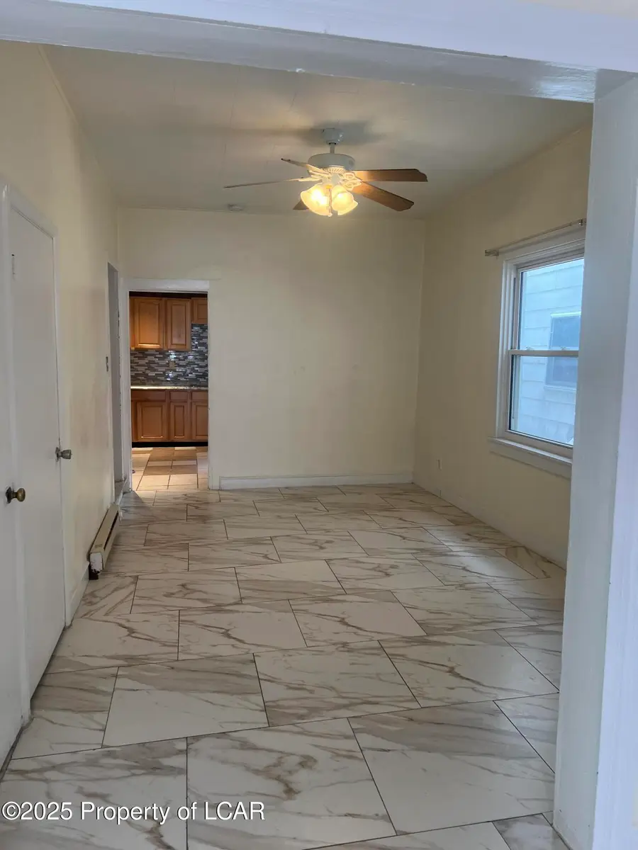 404 W Coal Street, Shenandoah, PA 17976 - Image #2