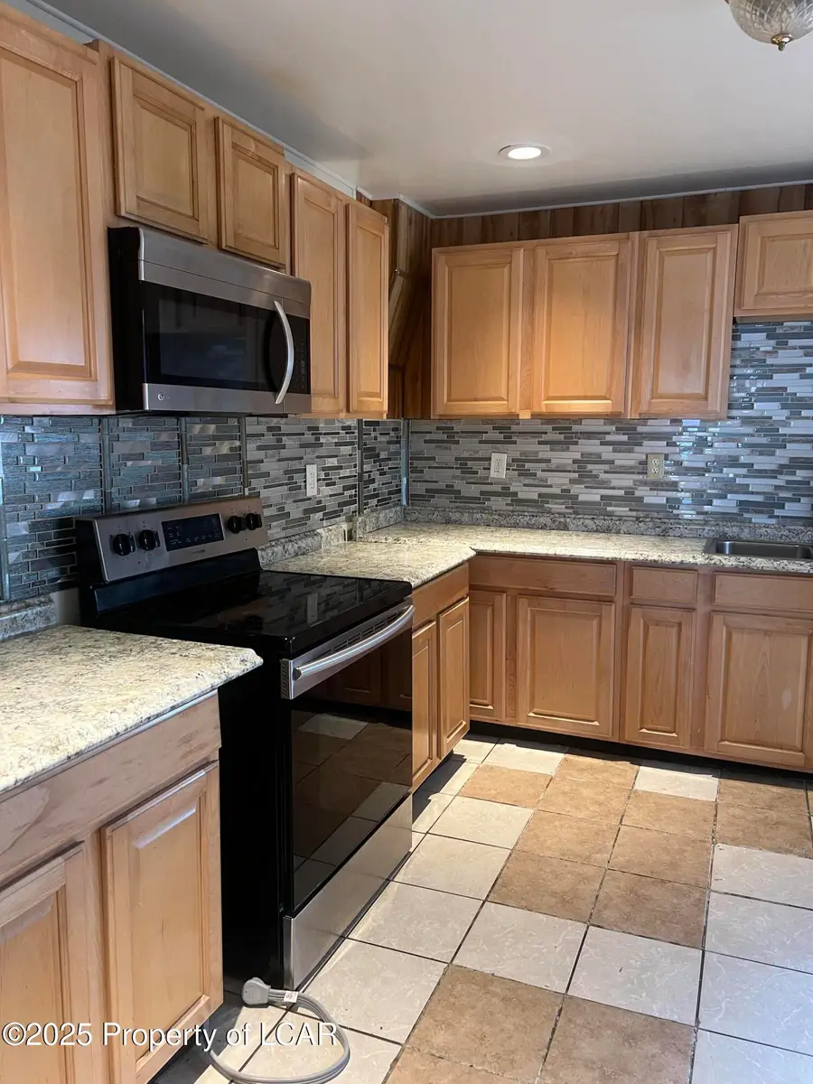 404 W Coal Street, Shenandoah, PA 17976 - Image #3