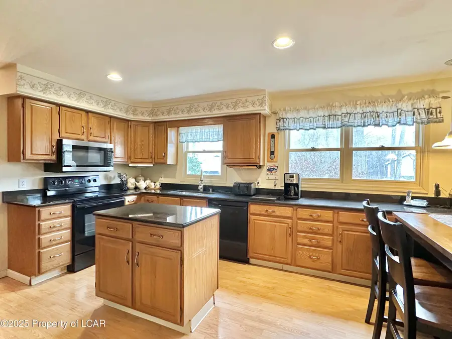 270 Fairwood Boulevard, Mountain Top, PA 18707 - Image #3