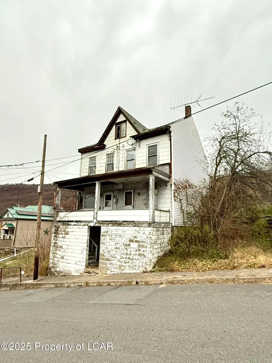 813-815 E Commerce Street, Shamokin, PA 17972 - Image #2