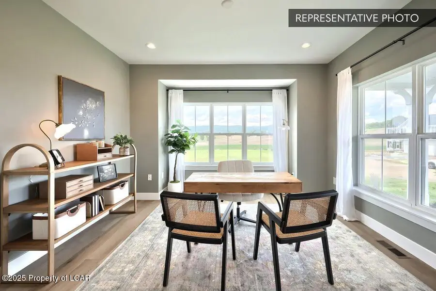 2465 E Venisa Drive, Hazleton, PA 18202 - Image #3