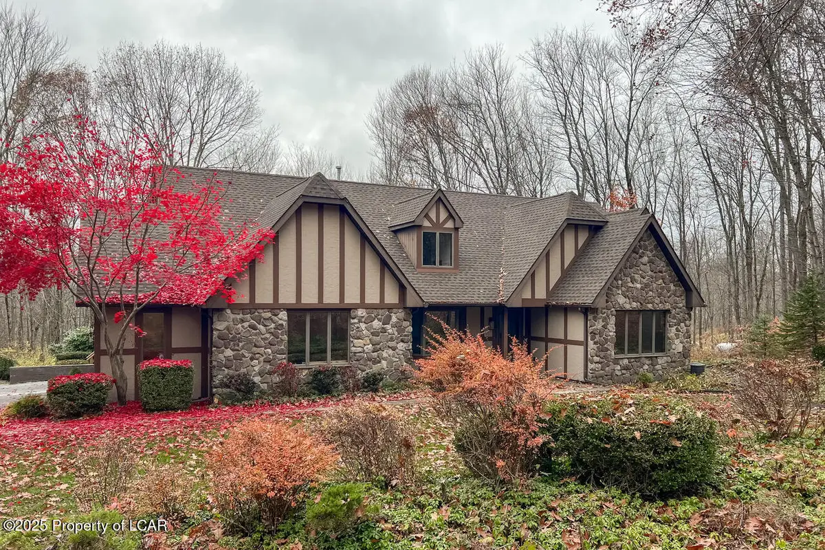 65 Glendalough Road, Dallas, PA 18612 - Image #1