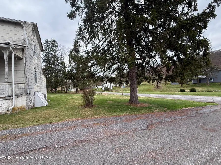 231 Sigmond Street, Weston, PA 18256 - Image #3