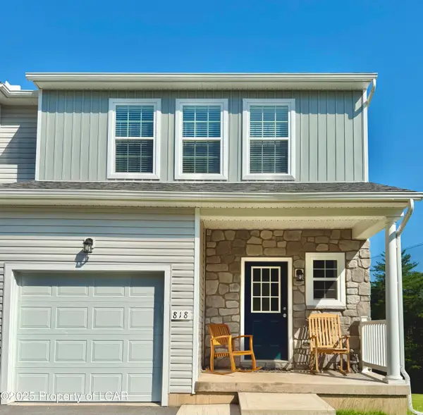 818 Champions Drive, Drums, PA 18222