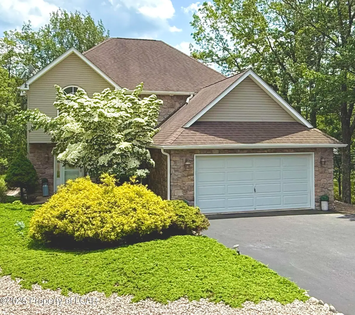 8 Glen Abbey Road, Hazle, PA 18202 - #1