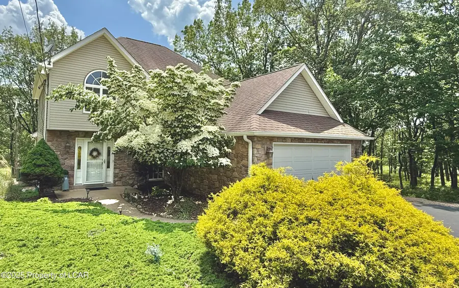 8 Glen Abbey Road, Hazle, PA 18202 - #2