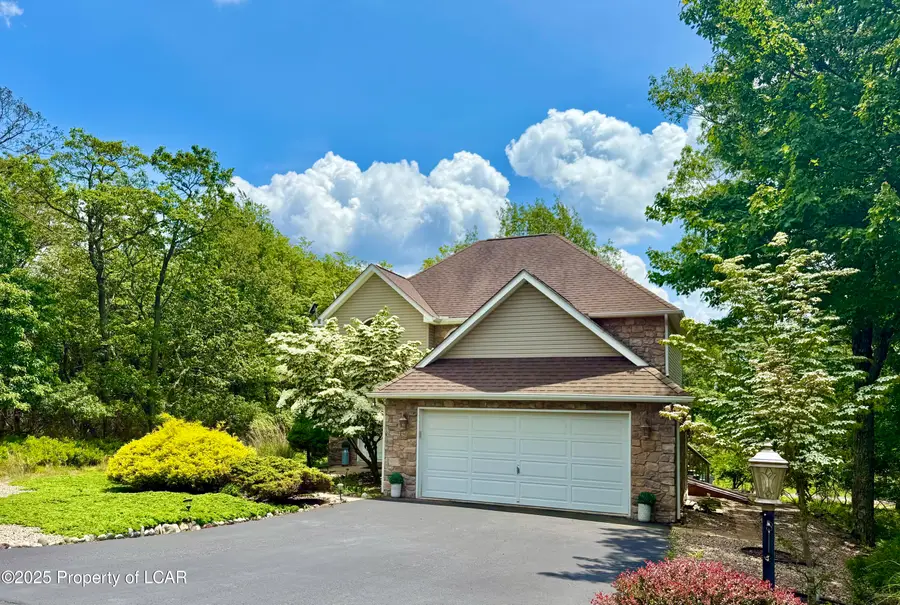 8 Glen Abbey Road, Hazle, PA 18202 - #3