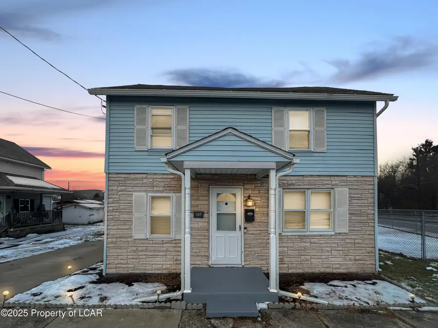 102 Powell Avenue, Jessup, PA 18434 - Image #2