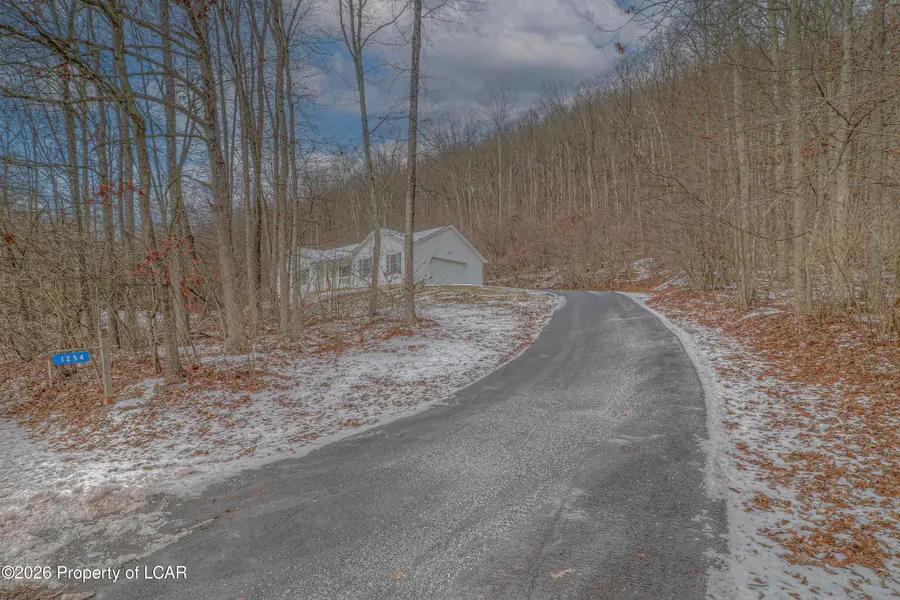 1254 S Stagecoach Road, Weatherly, PA 18255 - Image #2
