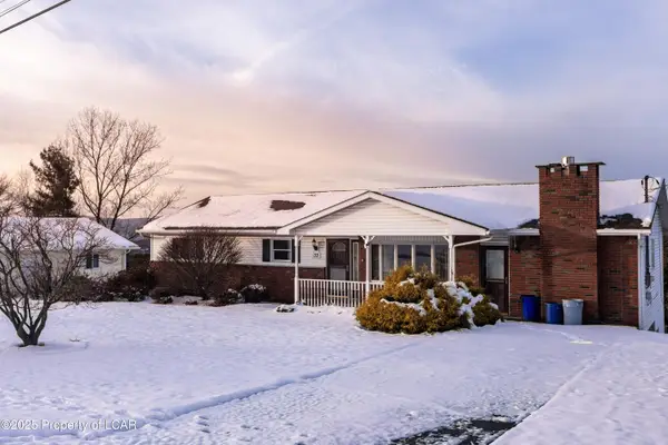 33 Redwood Drive, Laflin, PA 18702