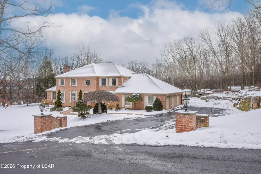 911 Seybert Street, Hazleton, PA 18201 - Image #3