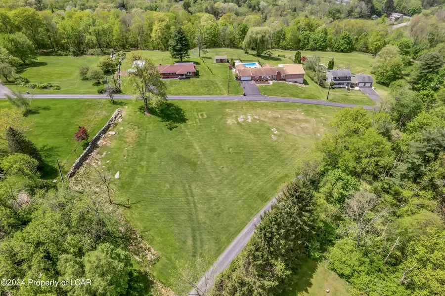 Crescent Ledge Drive, Dallas, PA 18612 - #2