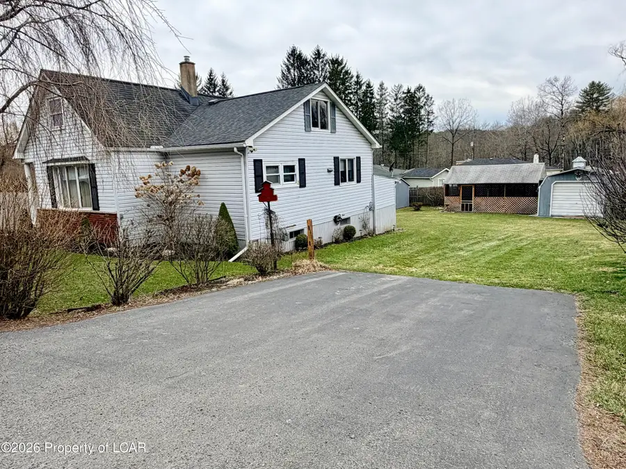 1074 Lower Demunds Road, Dallas, PA 18612 - #3