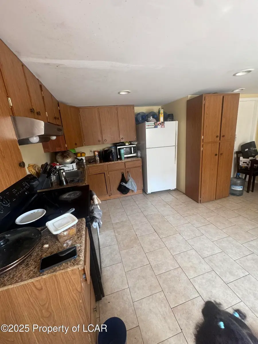 827 N Vine Street, Hazleton, PA 18201 - Image #2