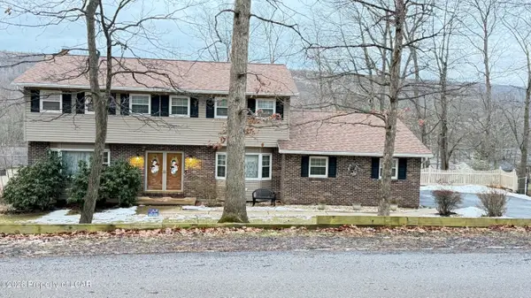 17 Colonels Ridge Road, Mountain Top, PA 18707