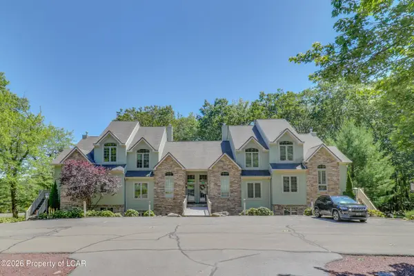 46 Mountainwoods Drive, Lake Harmony, PA 18624