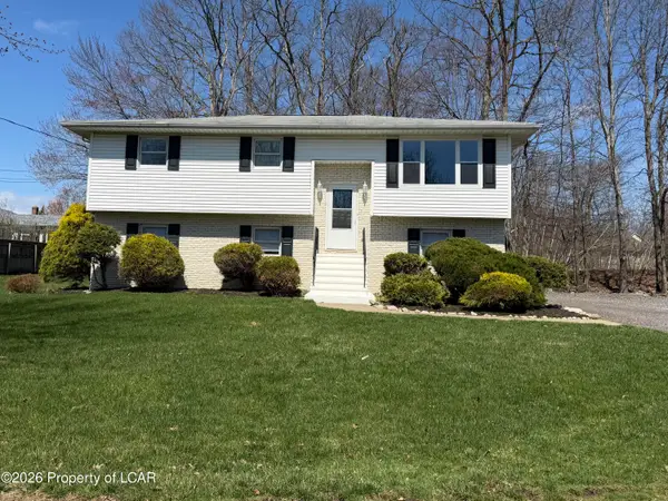 19 Park Lane East, Mountain Top, PA 18707