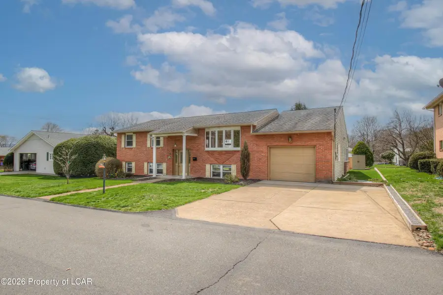 206 Hilltop Drive, West Wyoming, PA 18644 - #2