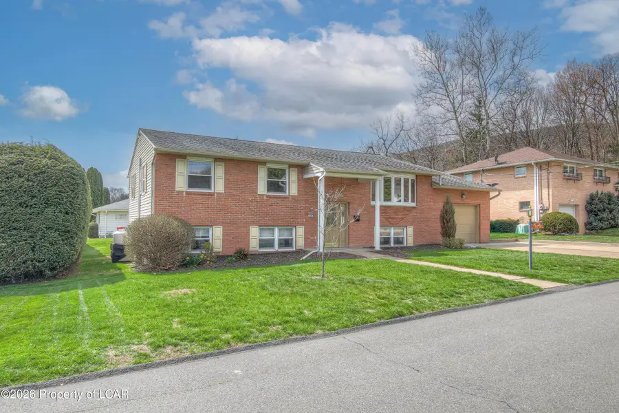 206 Hilltop Drive, West Wyoming, PA 18644 - #3