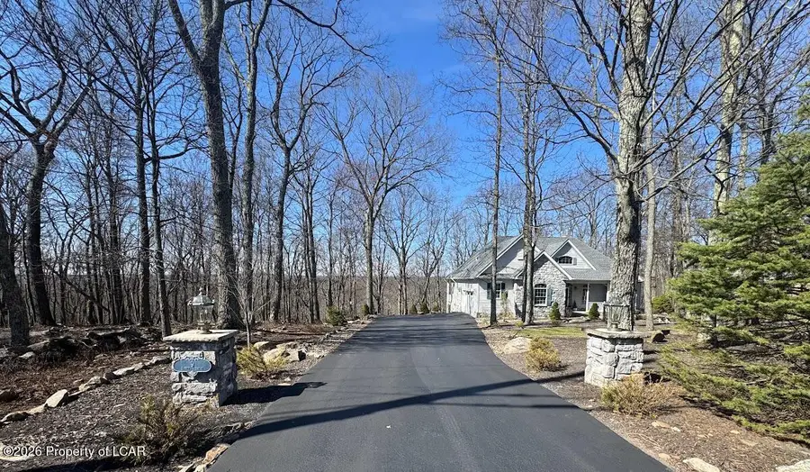 9 Dakota Drive, Hazleton, PA 18202 - #2