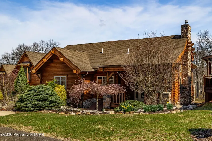 18 Sugarloaf Lane, Hazleton, PA 18202 - #2