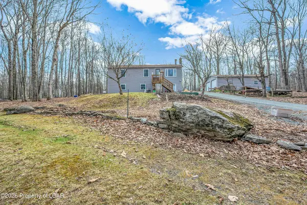 239 Deer Run Drive, Hawley, PA 18428