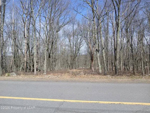 Country Club Drive, Hazleton, PA 18201