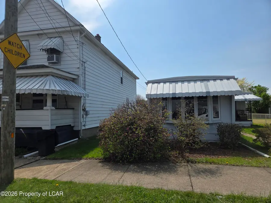 562 Shawnee Street, Hanover, PA 18706 - #2