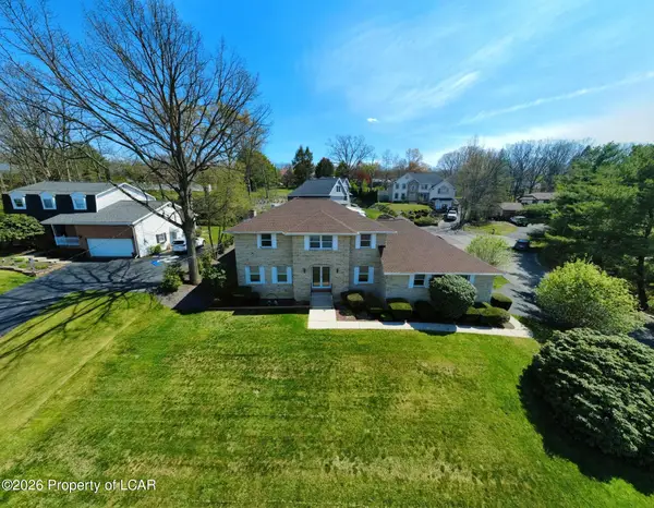 13 Fairfield Drive, Laflin, PA 18702