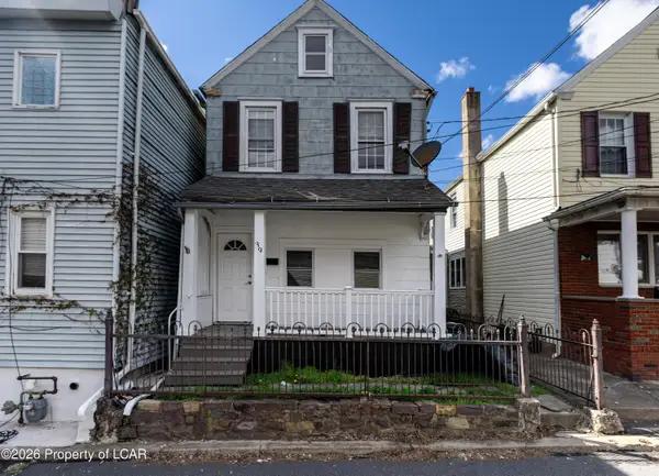 39 Lloyds Lane, Wilkes-Barre, PA 18702