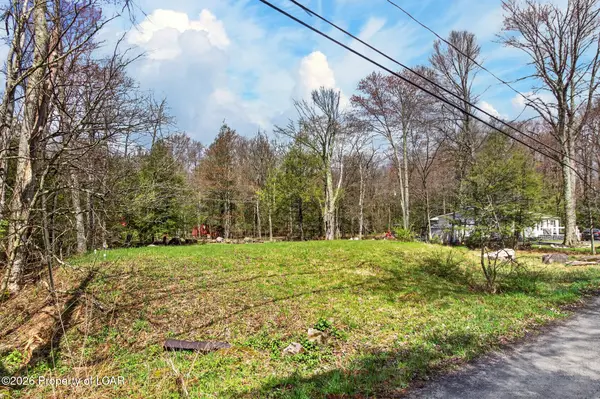 23 Sky Hawk Lane, Gouldsboro, PA 18424