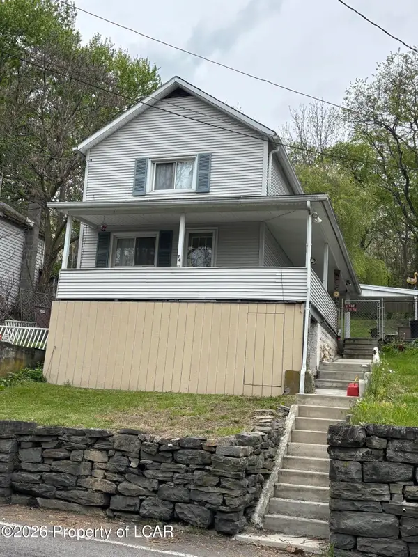 74 Smith Row, Plymouth, PA 18651
