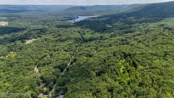 Edge Rock Drive, Beech Mountain Lakes, PA 18222