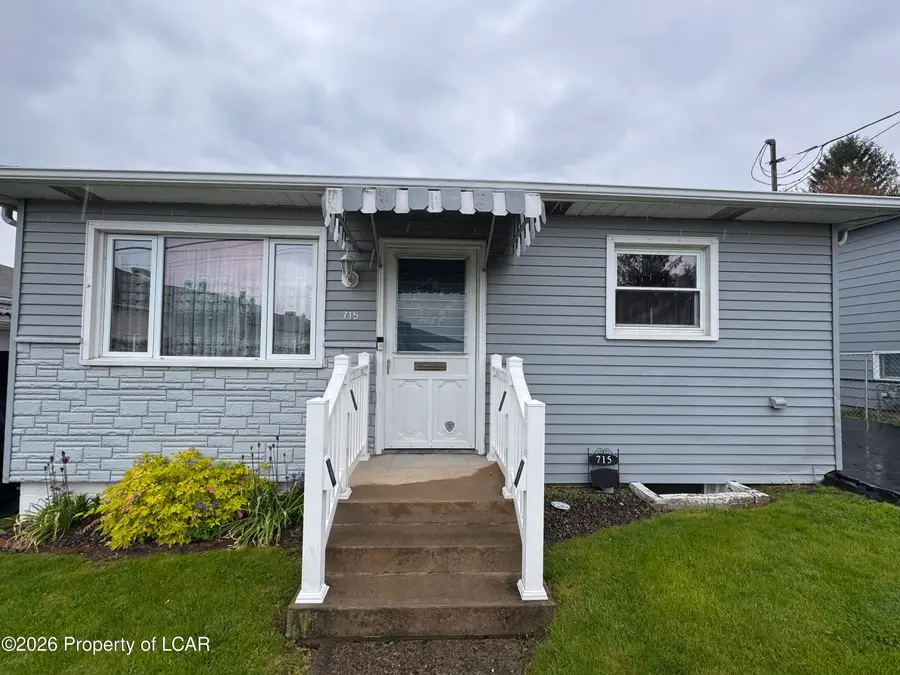 715 Roosevelt Street, Hazleton, PA 18201 - #2