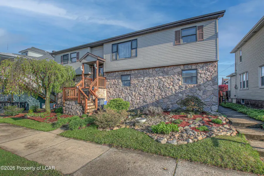 410 Carleton Avenue, Hazleton, PA 18201 - #2