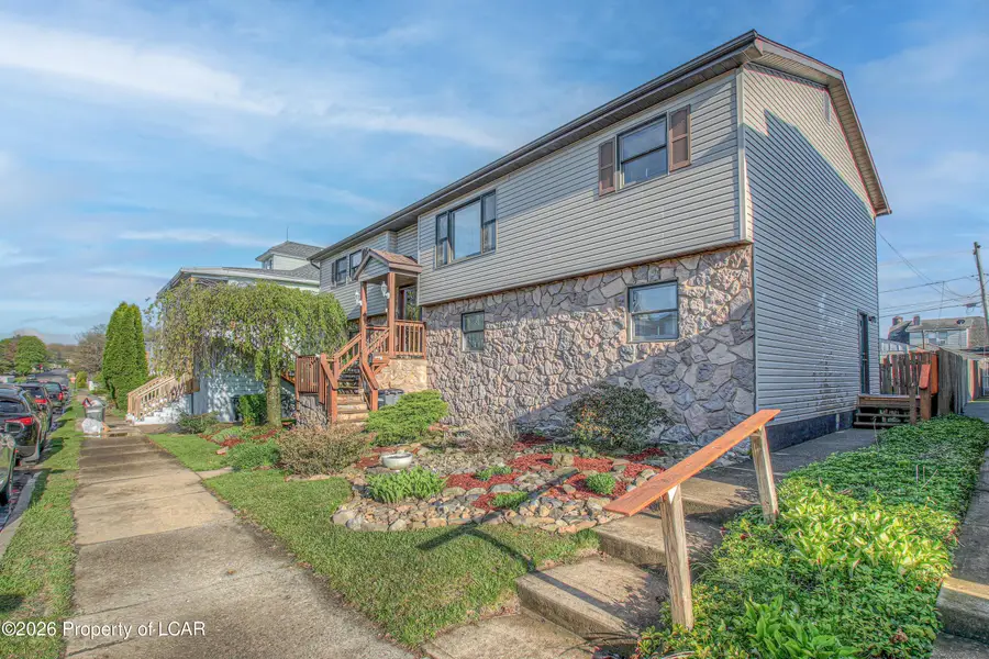 410 Carleton Avenue, Hazleton, PA 18201 - #3