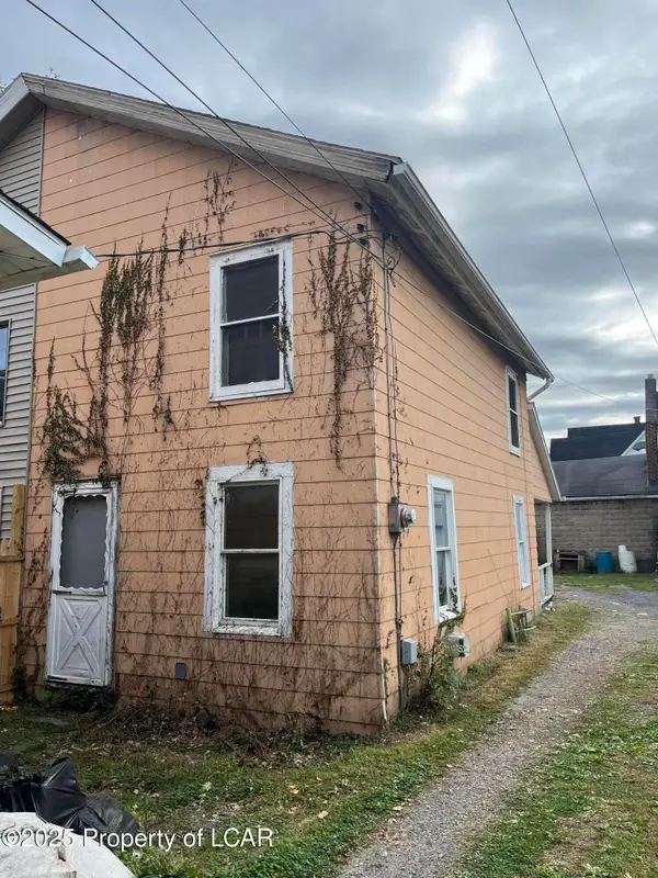 61 Rear Center Avenue, Plymouth, PA 18651