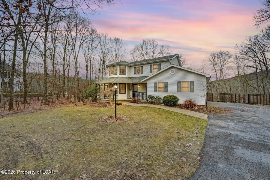 865 Lakeview Drive, Mountain Top, PA 18707 - Image #2