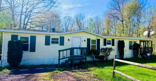 83 Birch Knoll Drive, Hazleton, PA 18201
