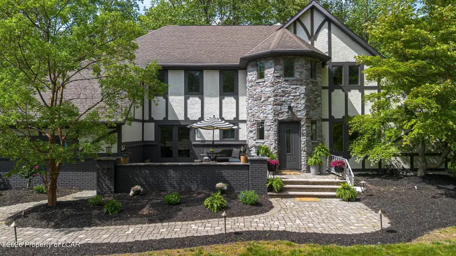 102 Longfellow Close, Moosic, PA 18507 - #2